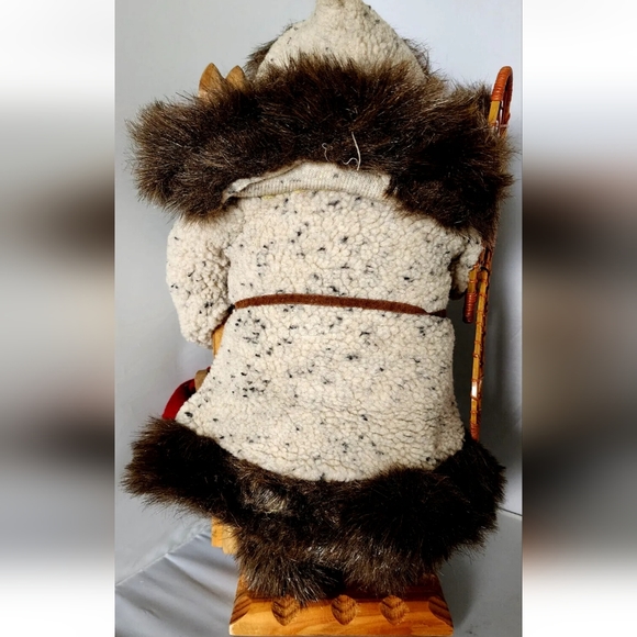 Grandeur Noel Collector's Edition 2001 Fabric Santa on Display Stand Up 16" - Picture 3 of 5